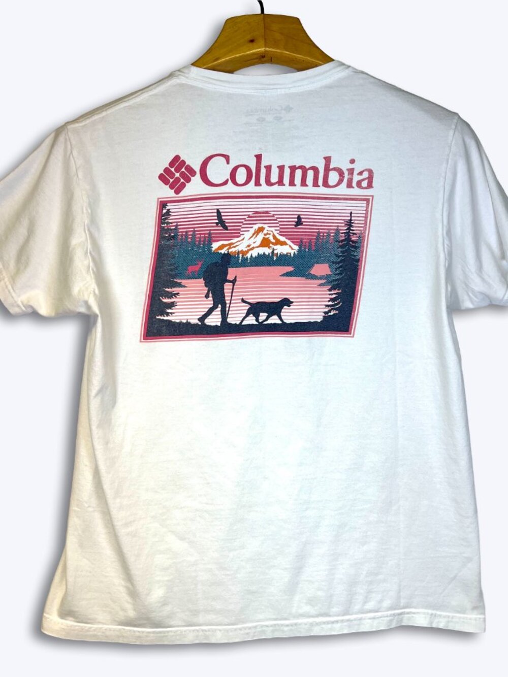 Columbia Mens L White T-Shirt Hiker Dog Graphic Retro Camping Mountain Hiking